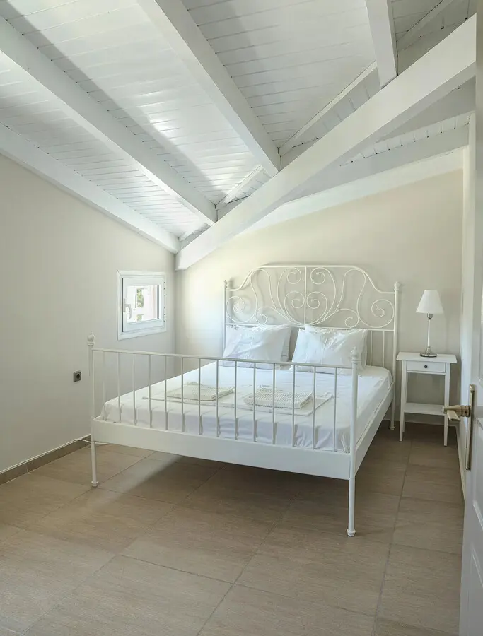 4-bedroom Maisonette In Markopoulo, Greece (220 M²)