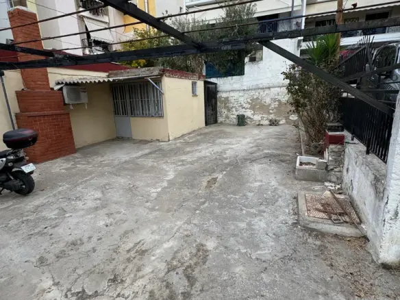 2-bedroom Detached House In Polichni, Greece (75 M²)