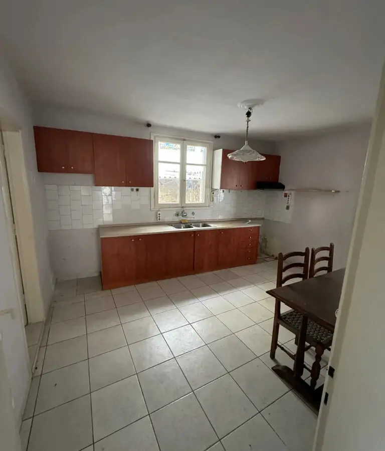 2-bedroom Detached House In Polichni, Greece (75 M²)