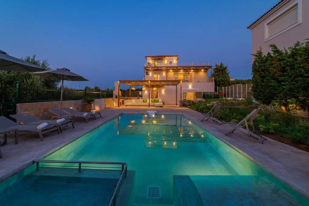 Villa Of 525 M² In Crete