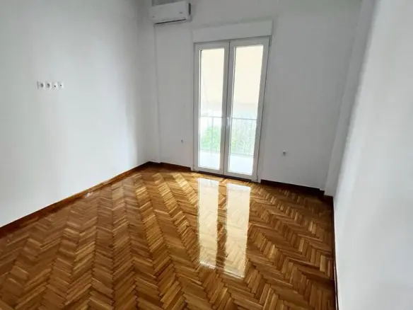 1-bedroom Flat In Neo Faliro, Greece (53 M²)