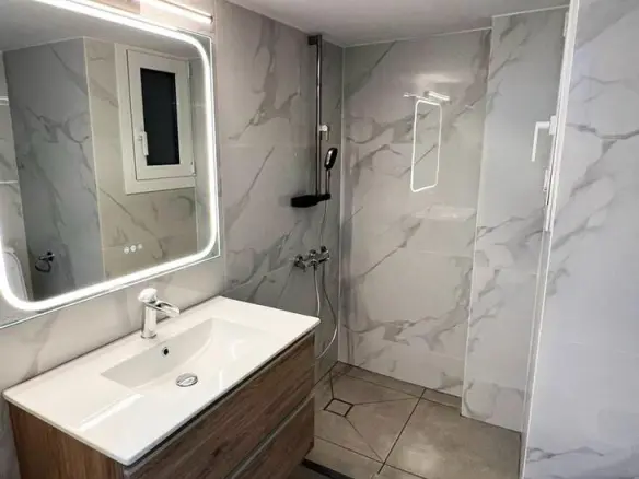 1-bedroom Flat In Neo Faliro, Greece (53 M²)