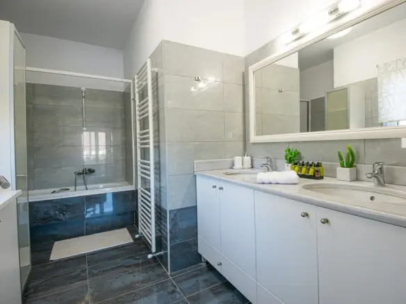 3-bedroom Villa In Neapoli, Greece (250 M²)
