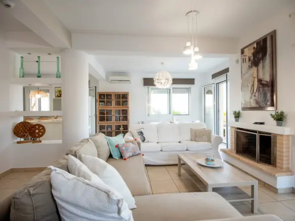 3-bedroom Villa In Neapoli, Greece (250 M²)