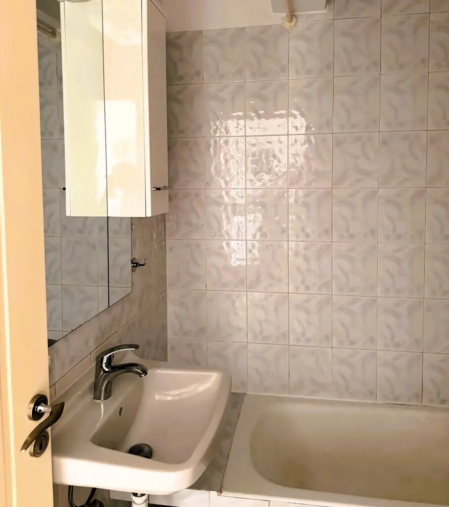 2-bedroom Flat In Palaia Fokaia, Greece (80 M²)