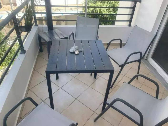 1 Bedrooms Apartment For Sale