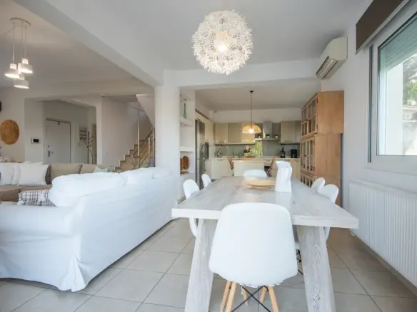 3-bedroom Villa In Neapoli, Greece (250 M²)