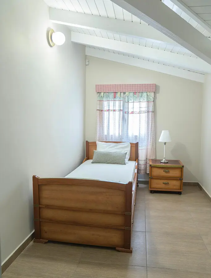 4-bedroom Maisonette In Markopoulo, Greece (220 M²)
