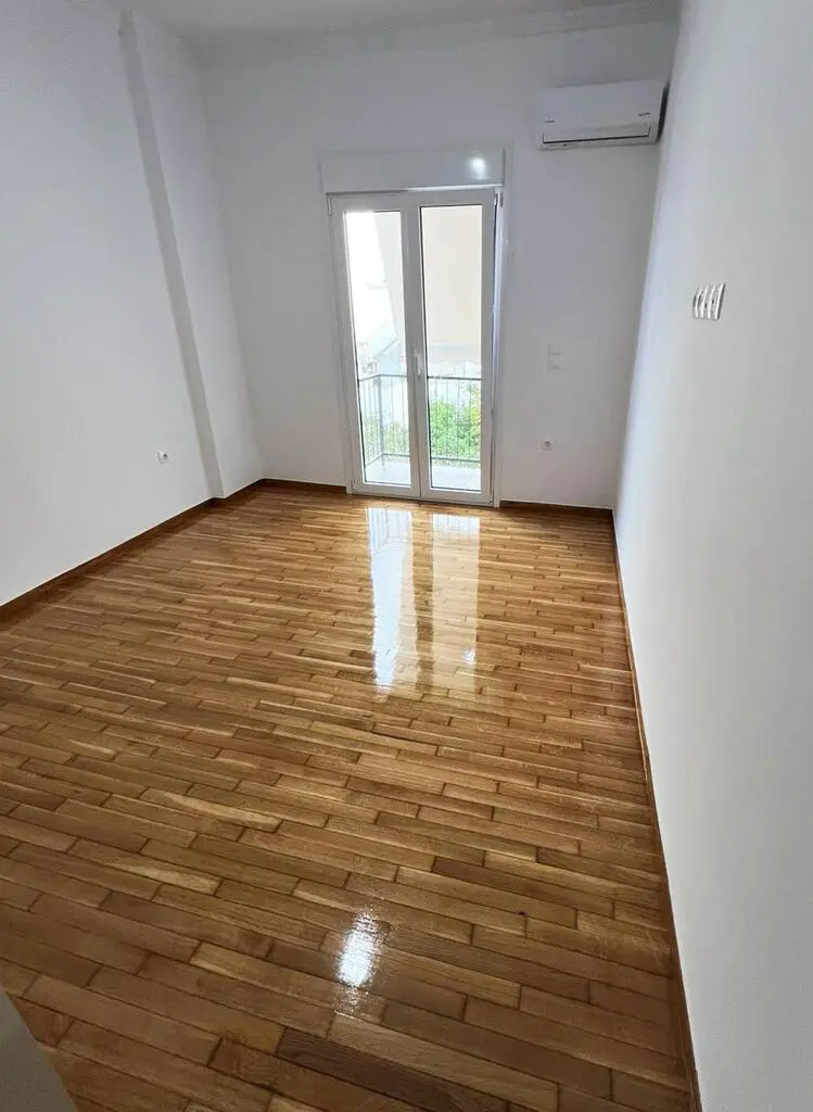 Flat Of 53 M² With No Features In Athens