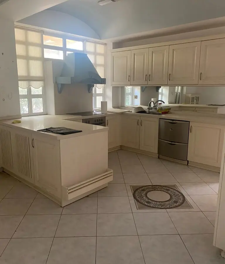 2-bedroom Detached House In Gazi, Greece (205 M²)