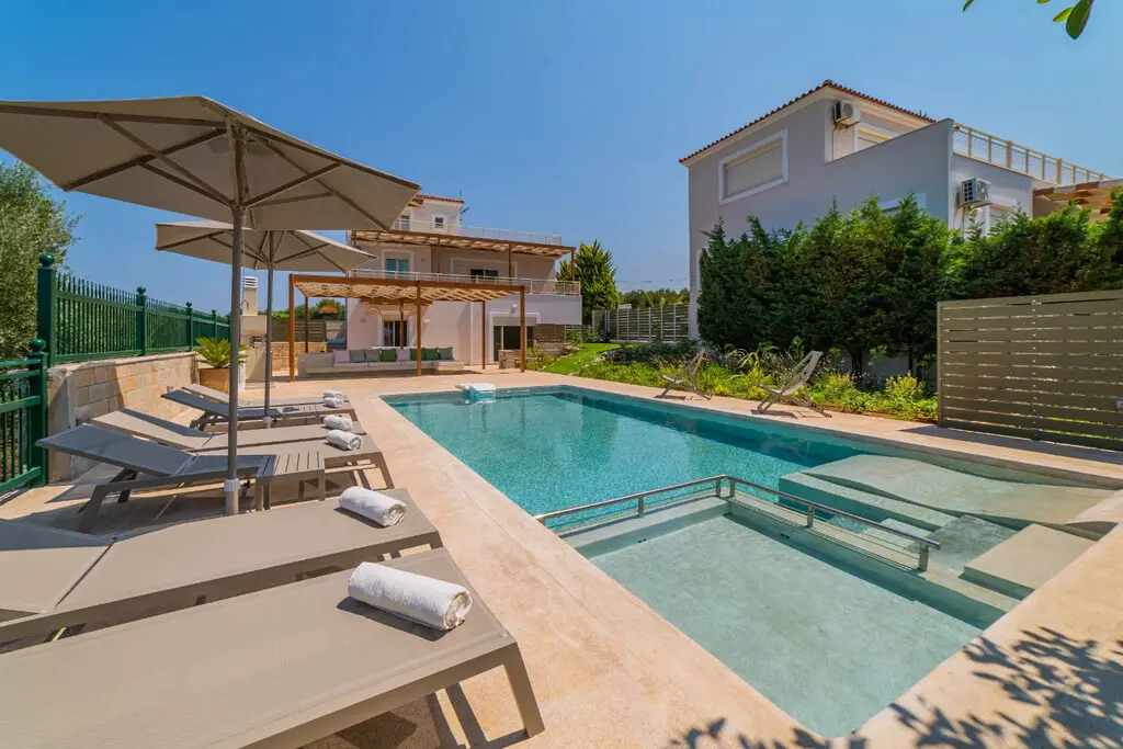 Villa Of 525 M² In Crete