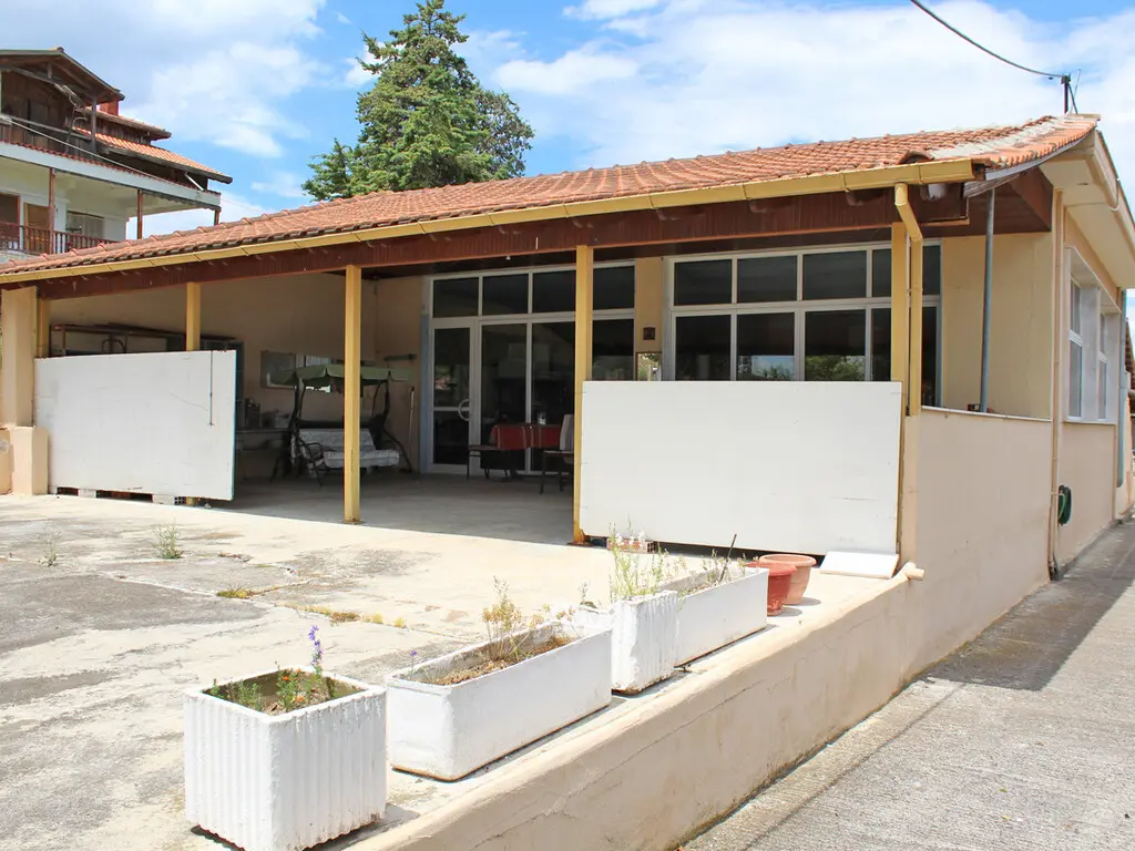 Business Of 270 M² On The Olympic Coast