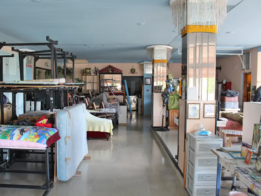 Business Of 270 M² On The Olympic Coast