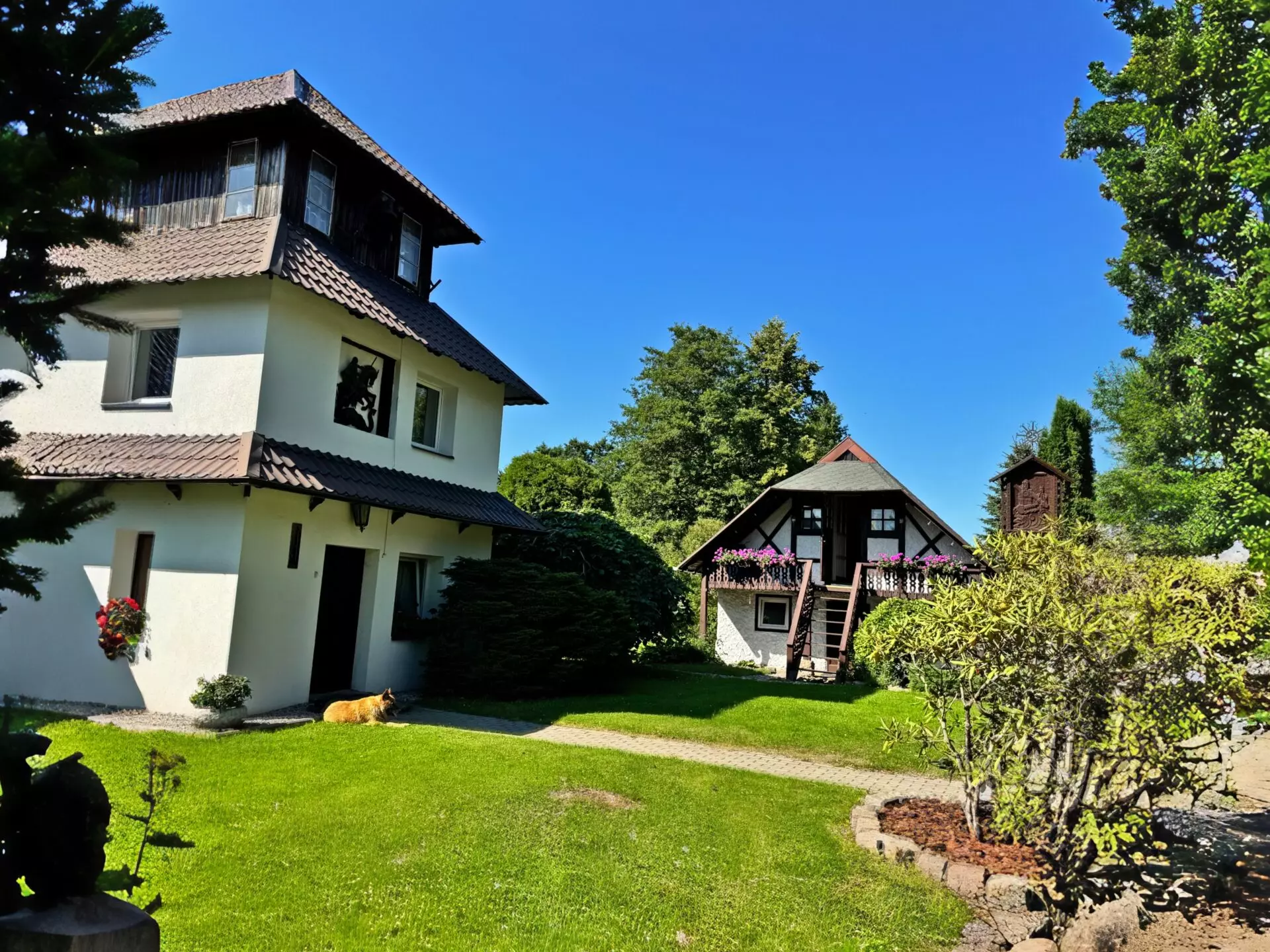 Private Estate Of 5.5 Ha With Two Ponds, Guest Accommodation & Event Facilities
