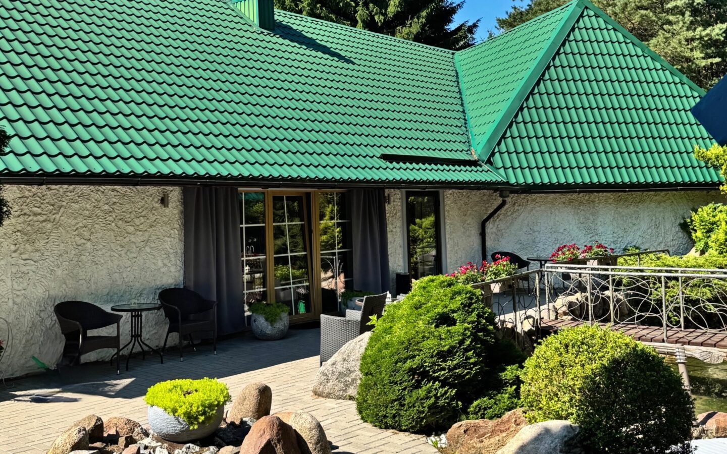 Private Estate Of 5.5 Ha With Two Ponds, Guest Accommodation & Event Facilities