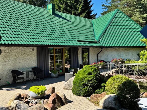 Private Estate Of 5.5 Ha With Two Ponds, Guest Accommodation & Event Facilities