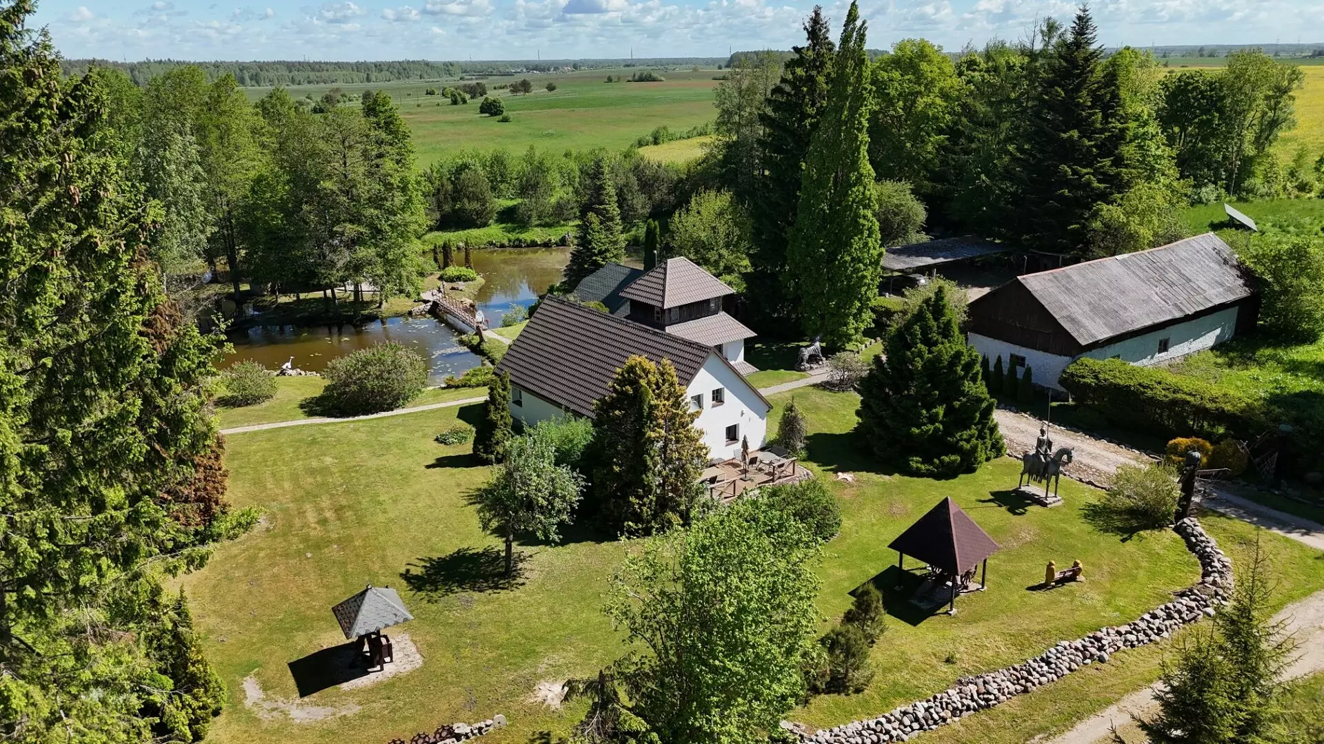 Private Estate Of 5.5 Ha With Two Ponds, Guest Accommodation & Event Facilities