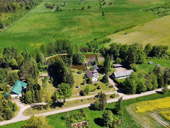 Private Estate Of 5.5 Ha With Two Ponds, Guest Accommodation & Event Facilities