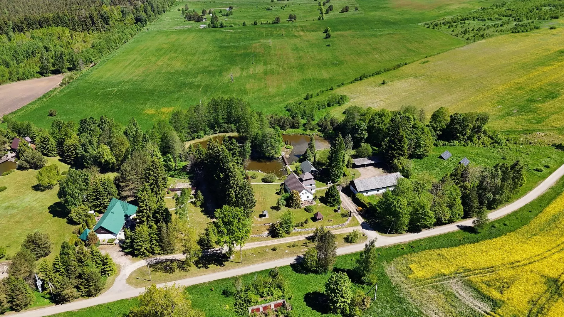 Private Estate Of 5.5 Ha With Two Ponds, Guest Accommodation & Event Facilities
