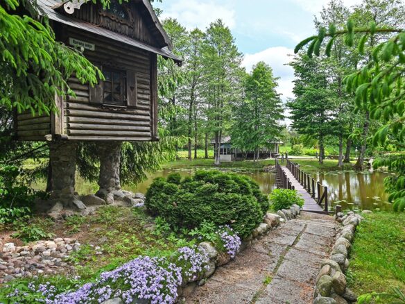 Private Estate Of 5.5 Ha With Two Ponds, Guest Accommodation & Event Facilities