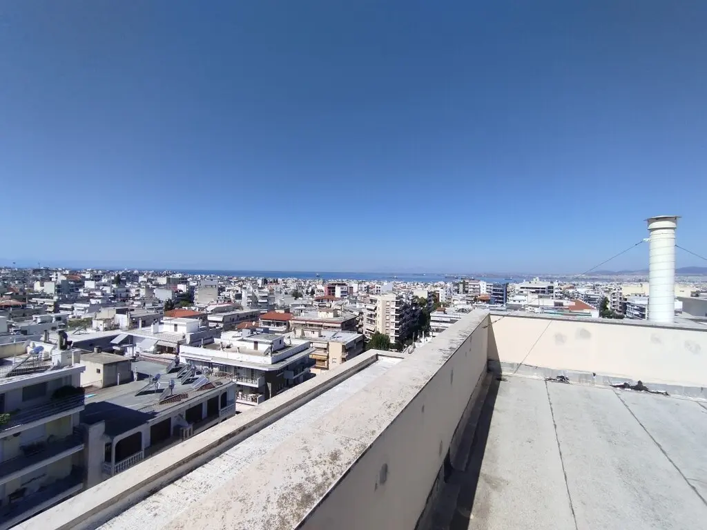 Building Of 3000 M² In The Suburbs Of Thessaloniki