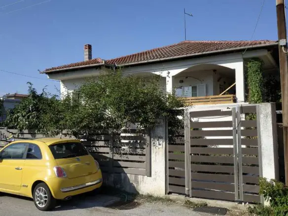 Detached House Of 120 M² In Olympic Coast