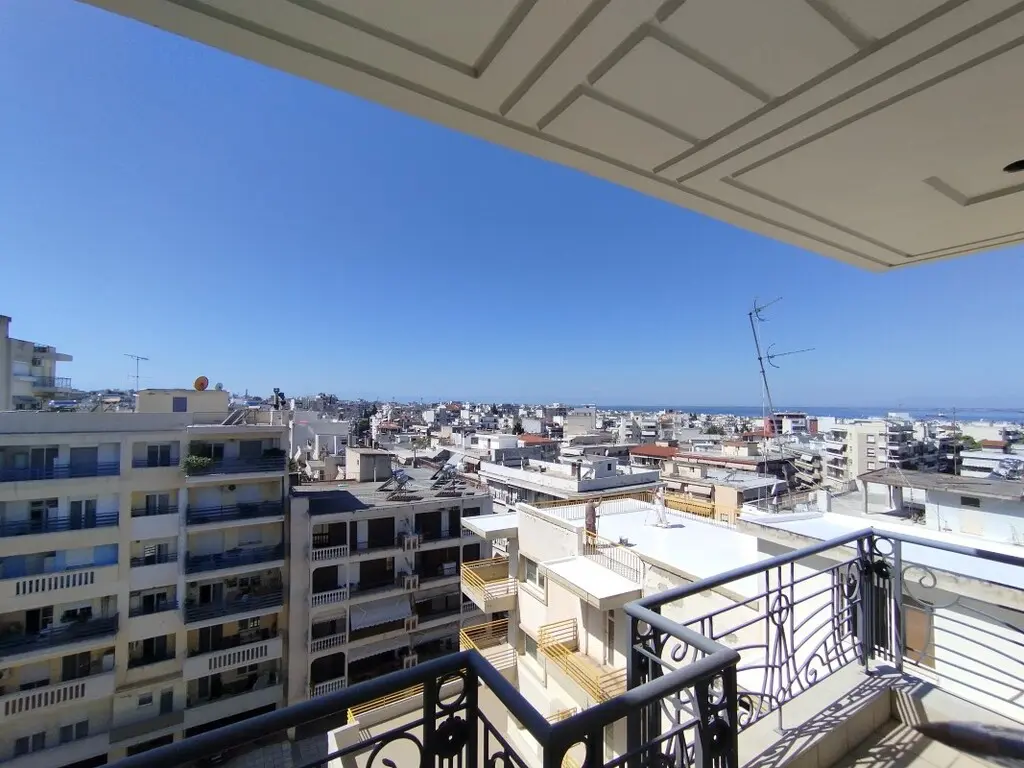 Building Of 3000 M² In The Suburbs Of Thessaloniki
