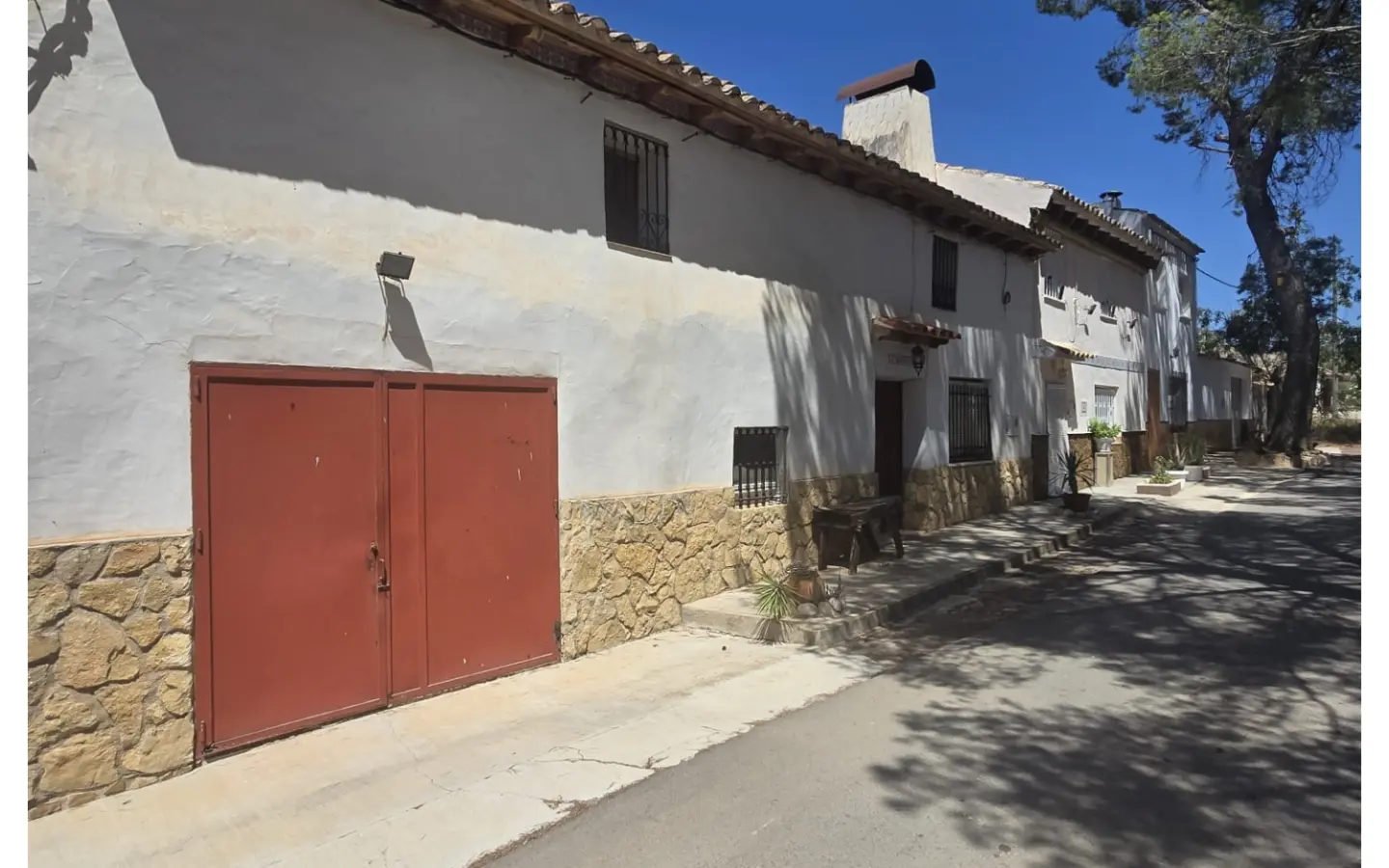 3-bedroom Townhouse In Yecla, Spain (162 M²)