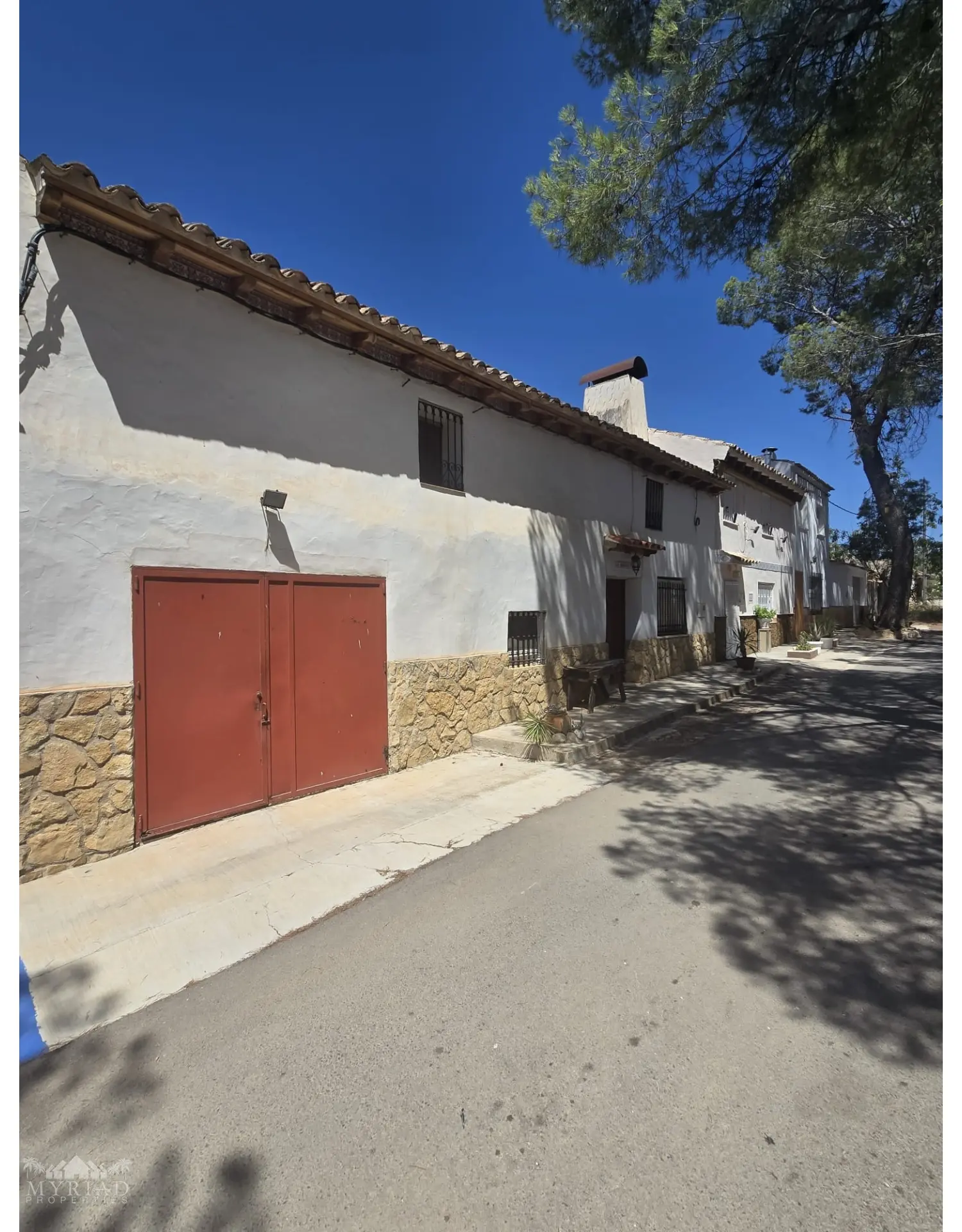 3-bedroom Townhouse In Yecla, Spain (162 M²)