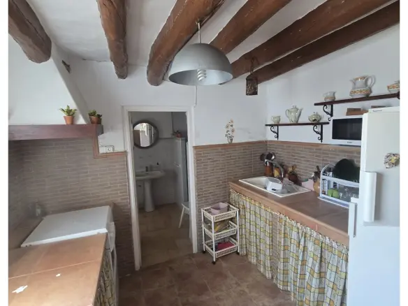 3-bedroom Townhouse In Yecla, Spain (162 M²)
