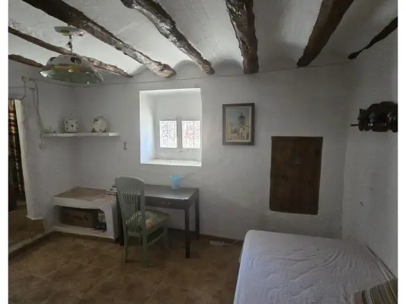 3-bedroom Townhouse In Yecla, Spain (162 M²)