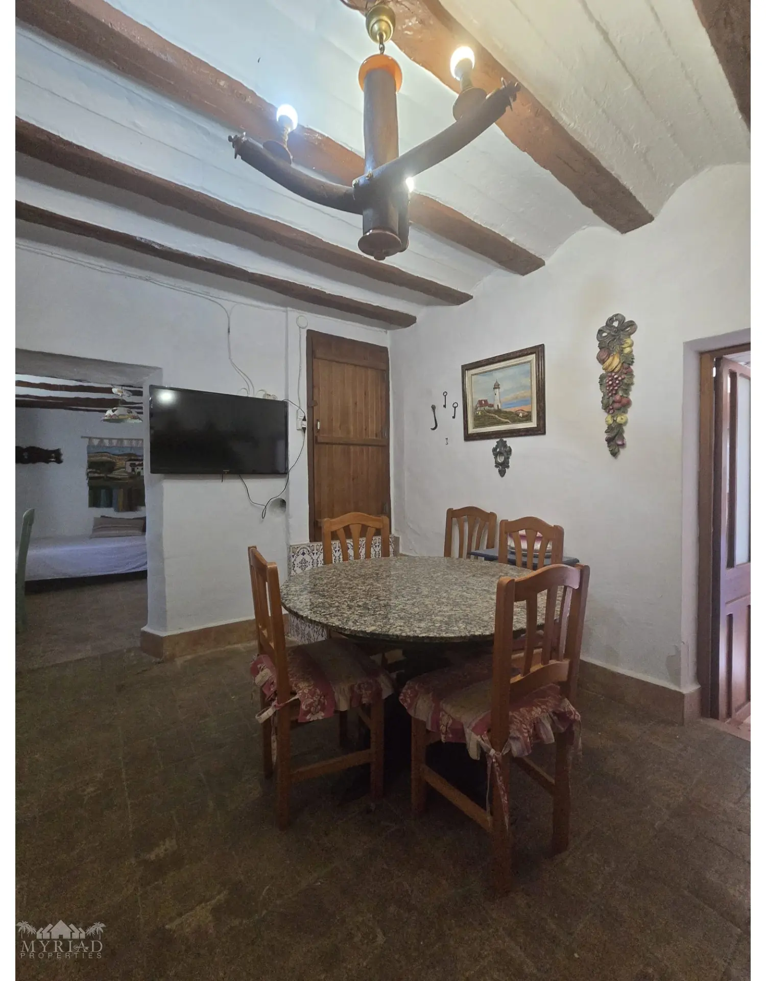 3-bedroom Townhouse In Yecla, Spain (162 M²)