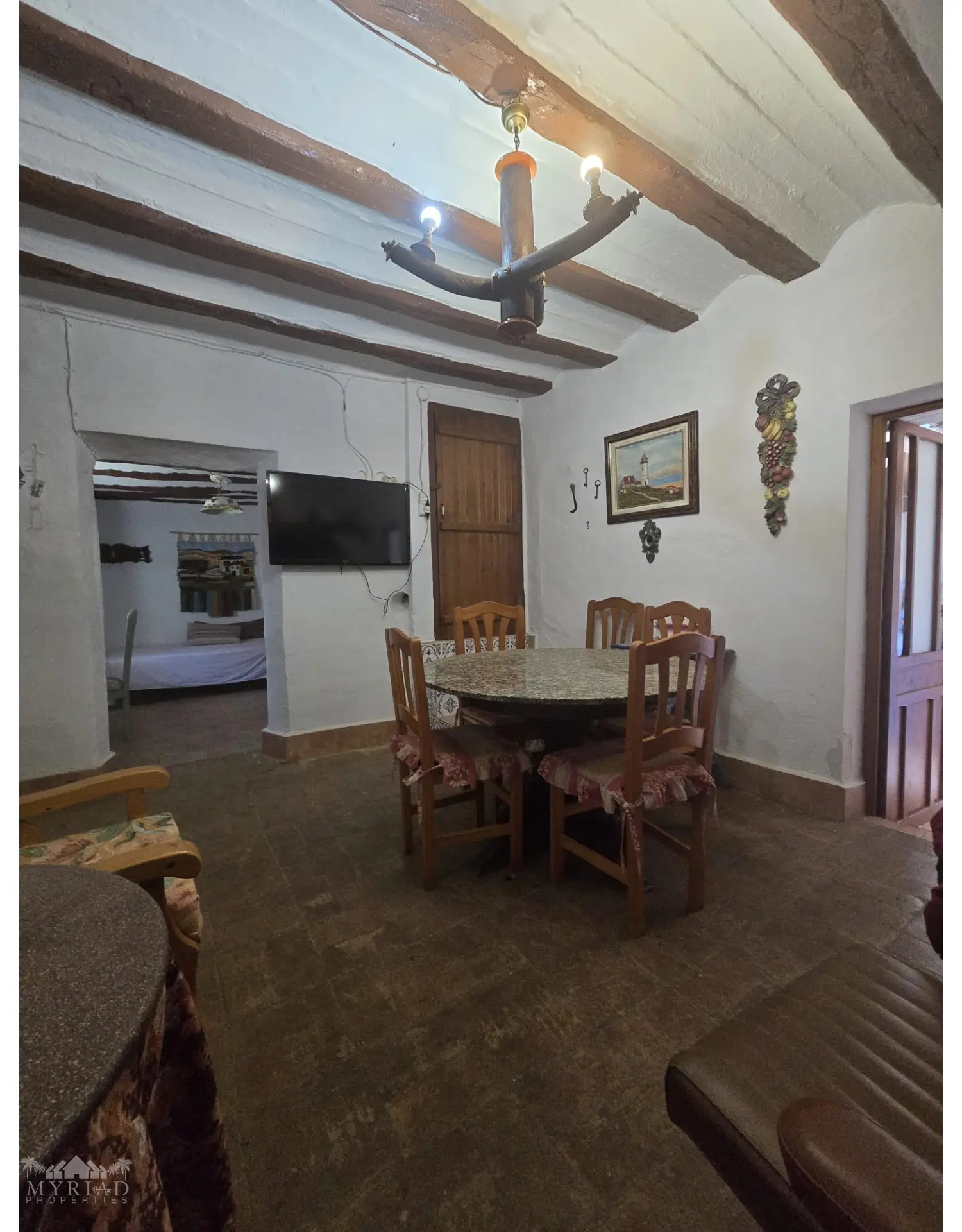 3-bedroom Townhouse In Yecla, Spain (162 M²)