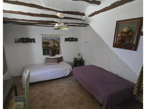 3-bedroom Townhouse In Yecla, Spain (162 M²)