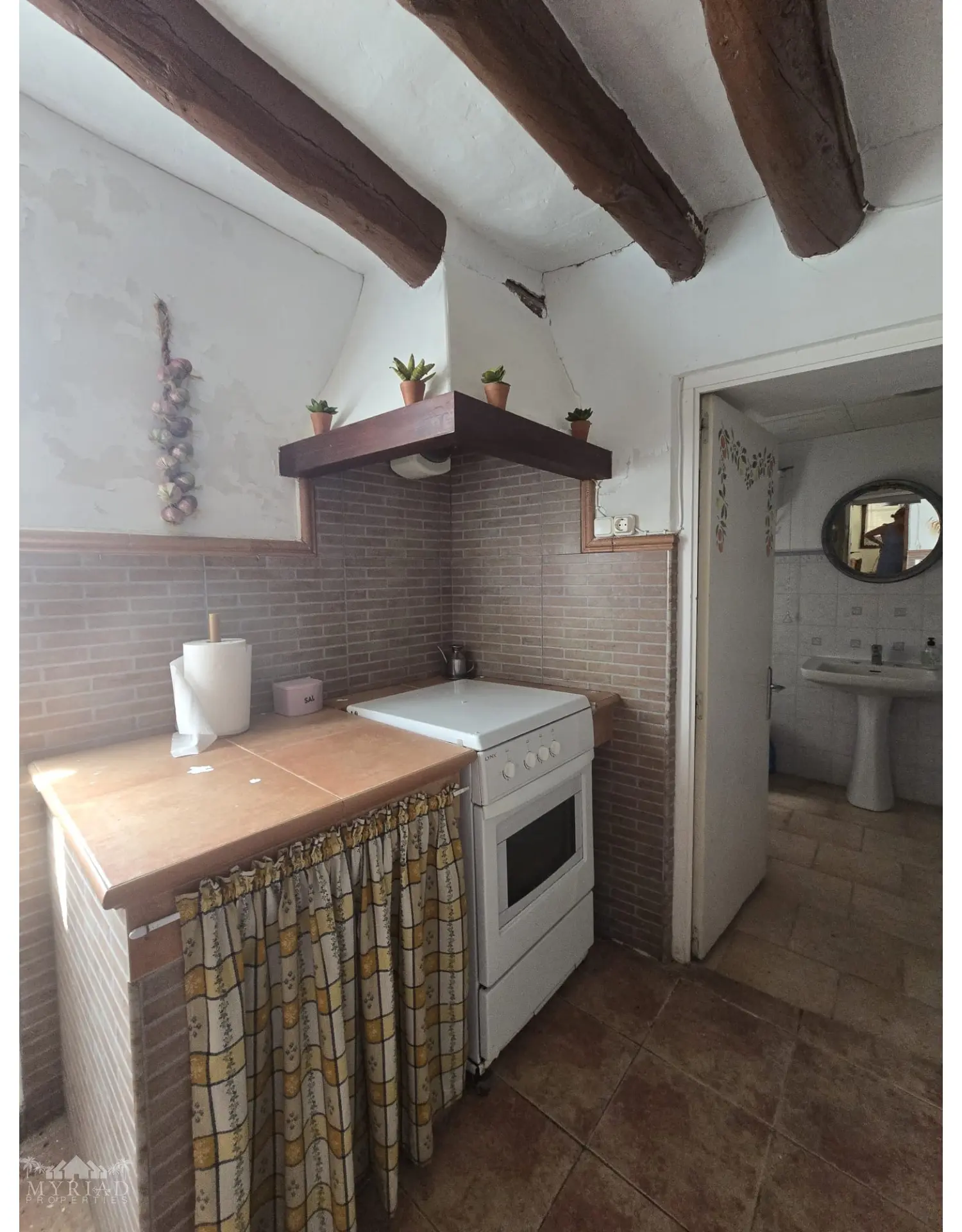 3-bedroom Townhouse In Yecla, Spain (162 M²)