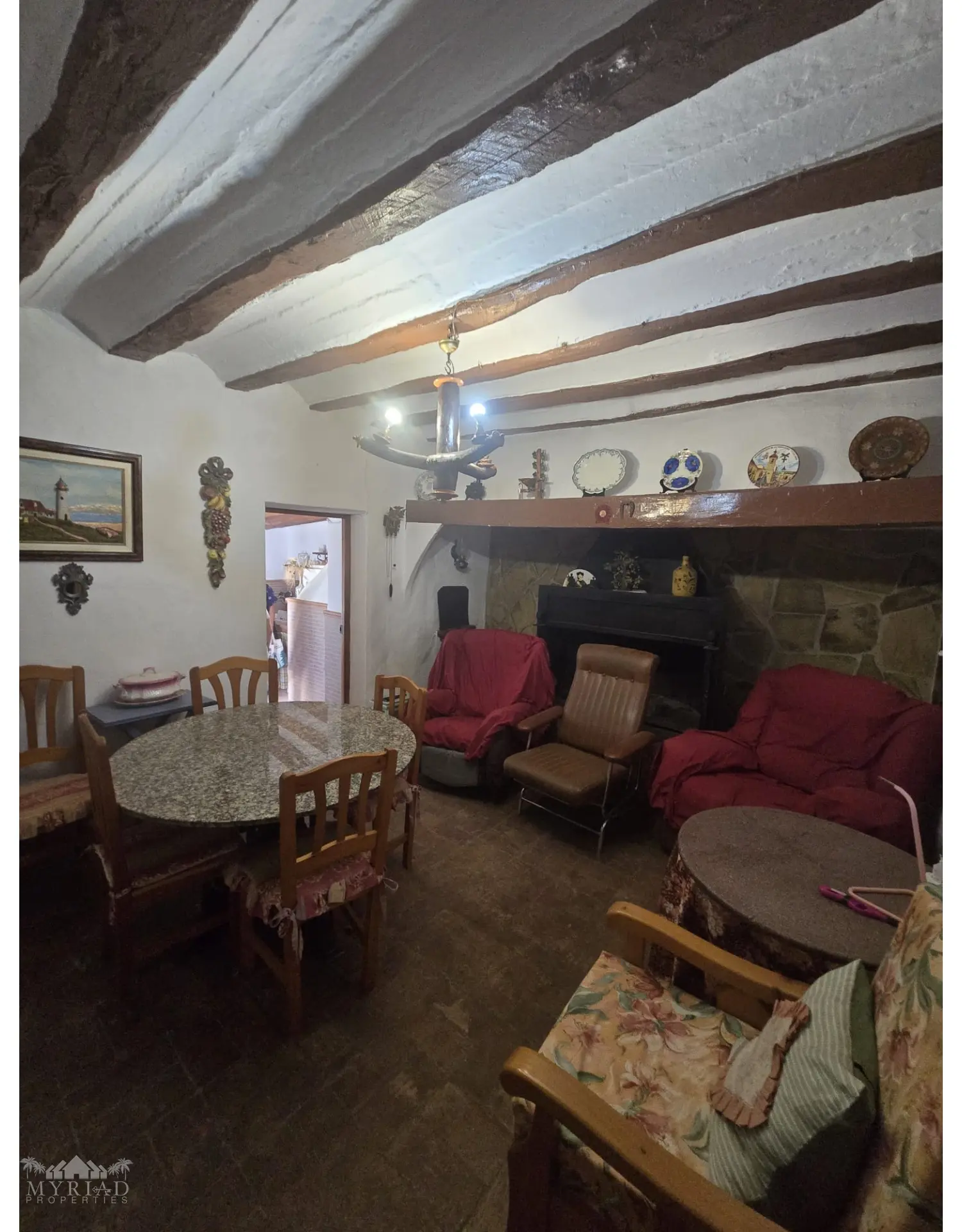 3-bedroom Townhouse In Yecla, Spain (162 M²)