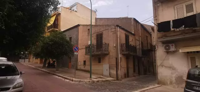 Townhouse In Sicily – Montalbano Via Perciò
