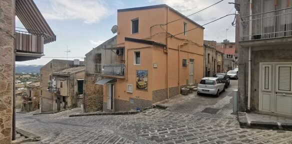 Townhouse In Sicily – Abella Via Don Gerlando Re