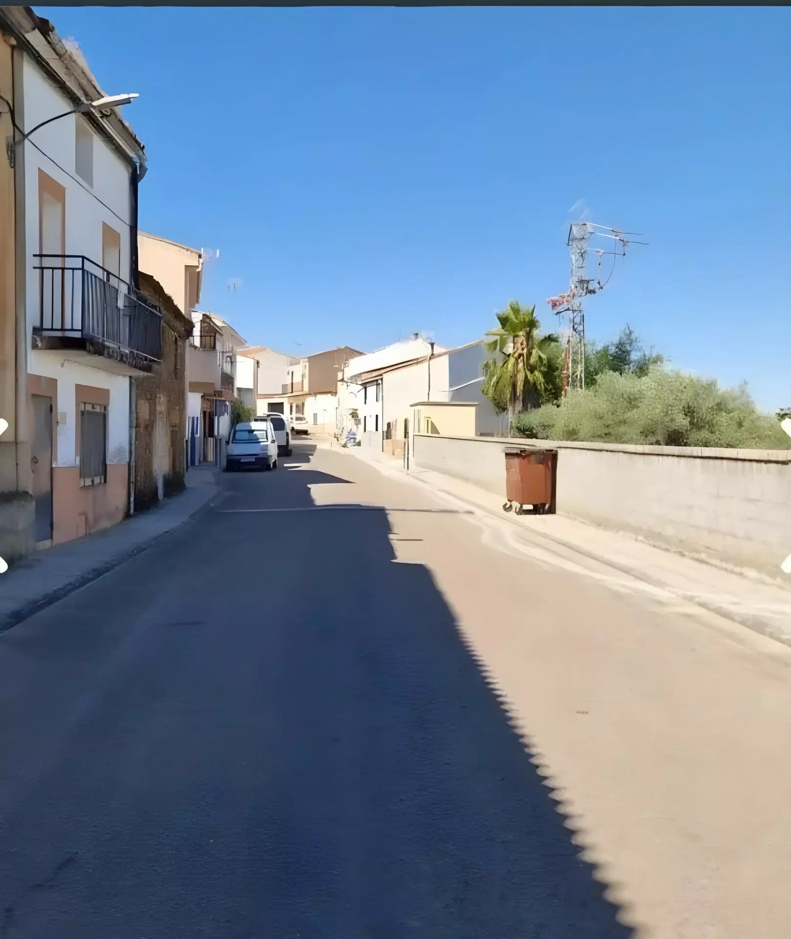 Building Of 300 M² With Investment Opportunity In Mirabel