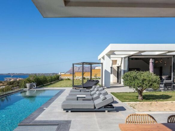 Novel — Contemporary 3-bedroom Villa With Uninterrupted Sea Views