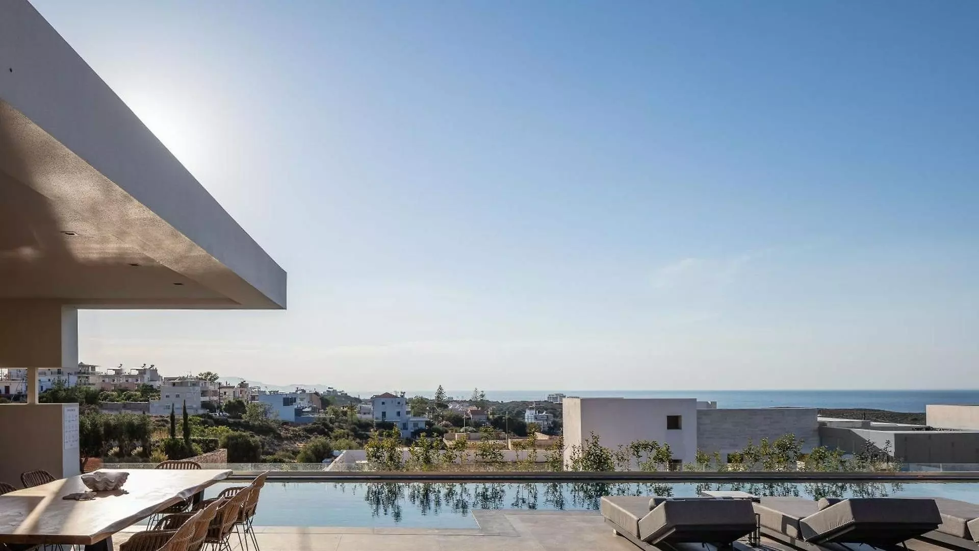 Novel — Contemporary 3-bedroom Villa With Uninterrupted Sea Views