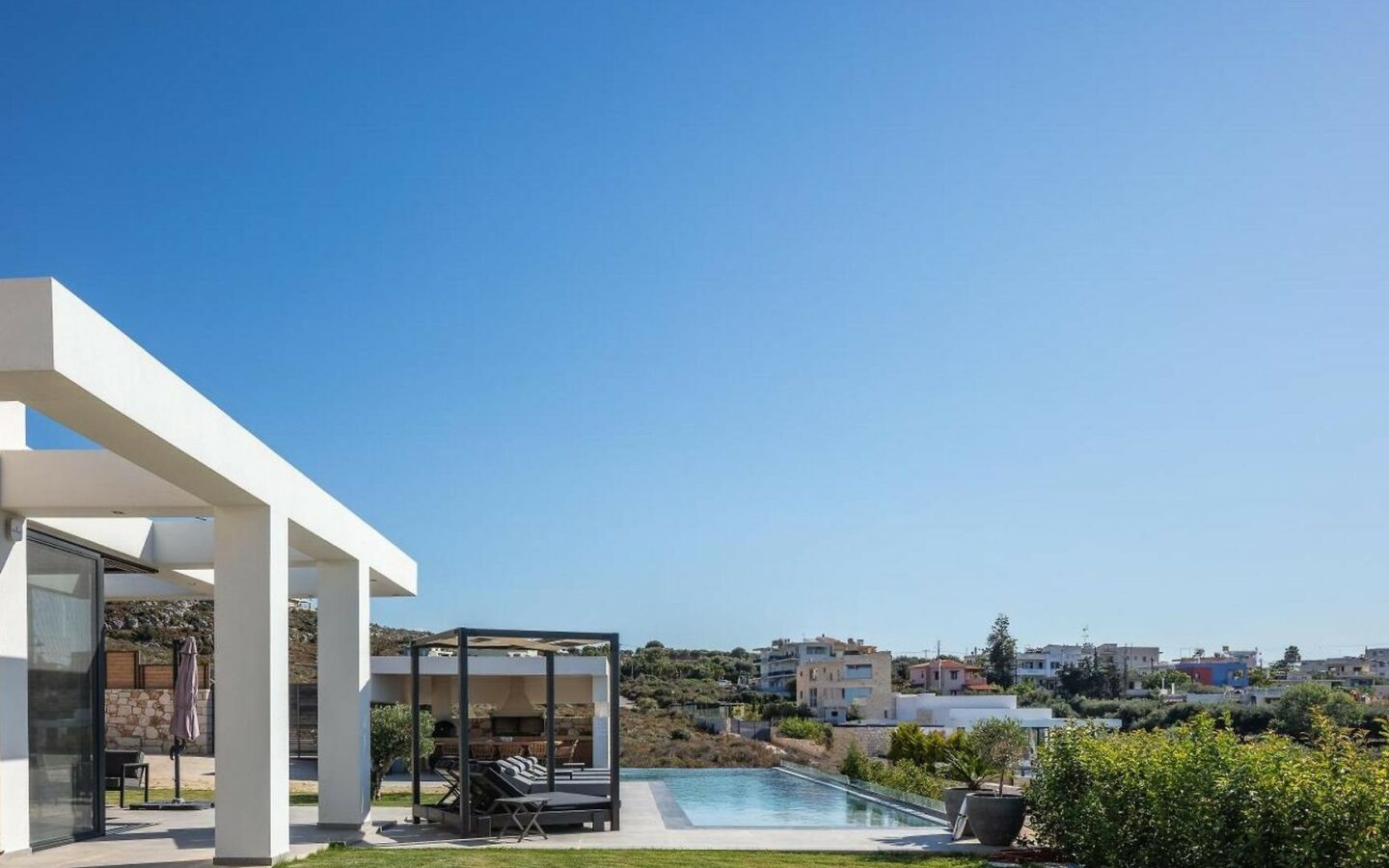 Novel — Contemporary 3-bedroom Villa With Uninterrupted Sea Views