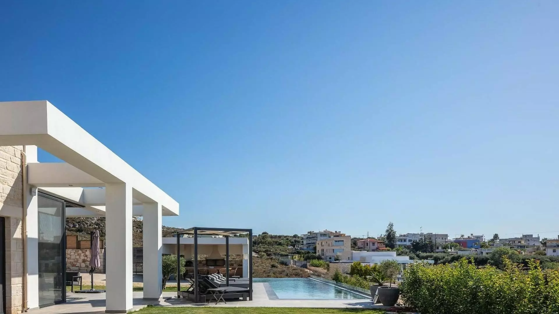Novel — Contemporary 3-bedroom Villa With Uninterrupted Sea Views