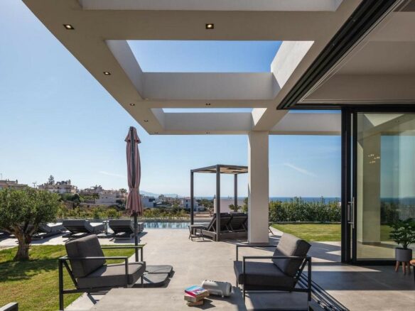 Novel — Contemporary 3-bedroom Villa With Uninterrupted Sea Views