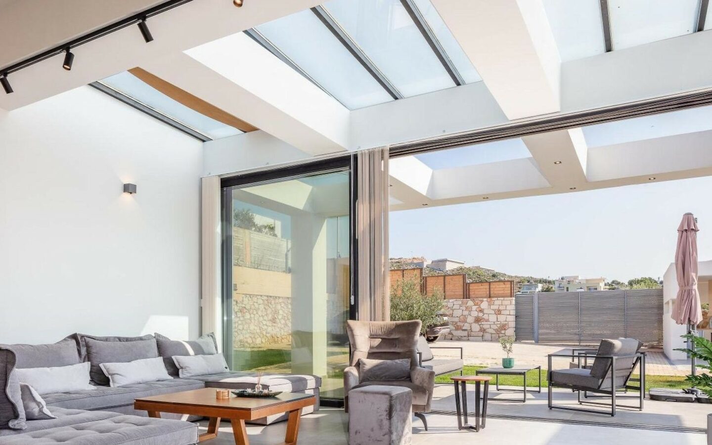 Novel — Contemporary 3-bedroom Villa With Uninterrupted Sea Views