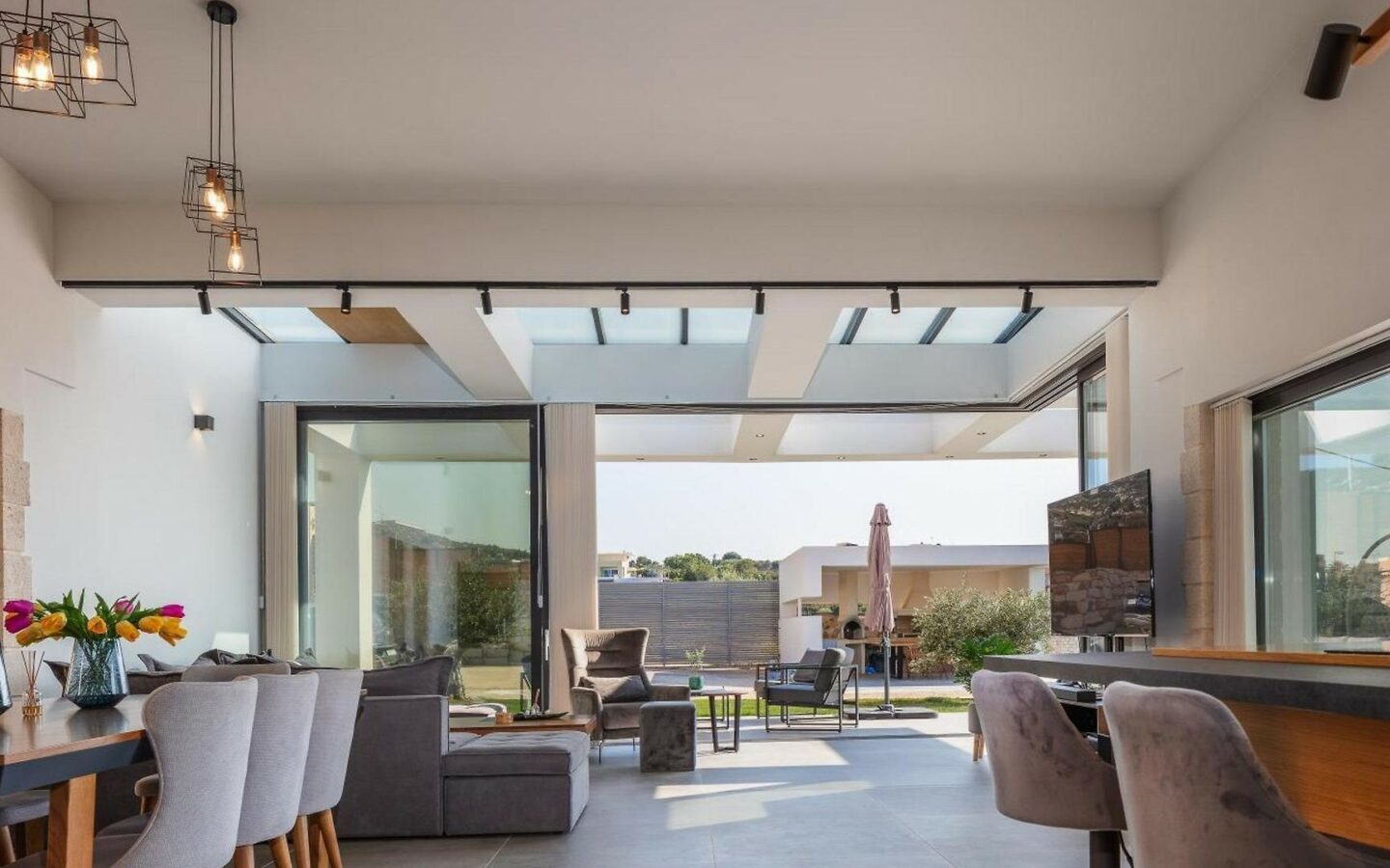 Novel — Contemporary 3-bedroom Villa With Uninterrupted Sea Views