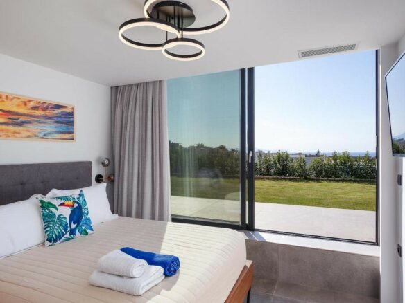 Novel — Contemporary 3-bedroom Villa With Uninterrupted Sea Views
