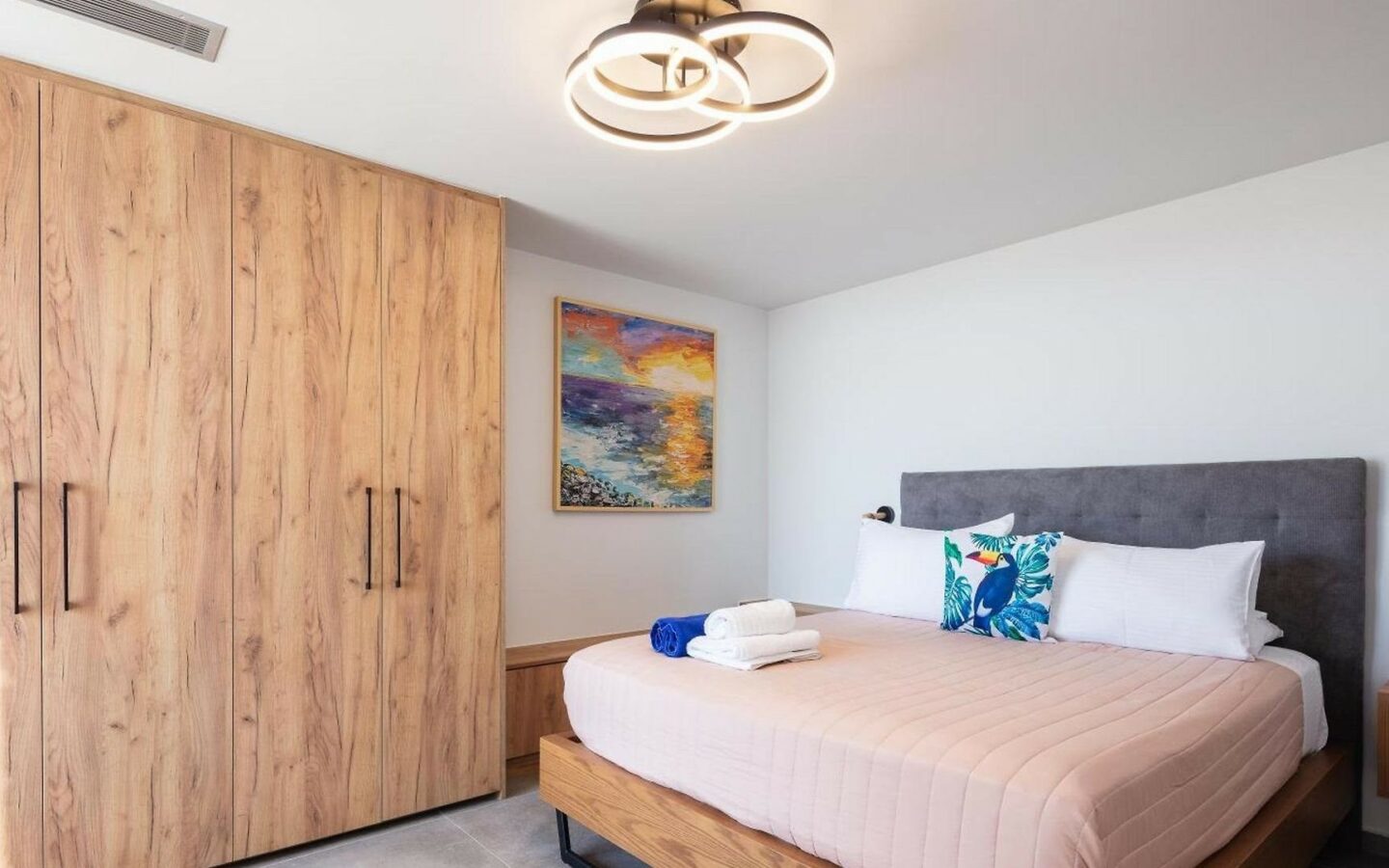 Novel — Contemporary 3-bedroom Villa With Uninterrupted Sea Views