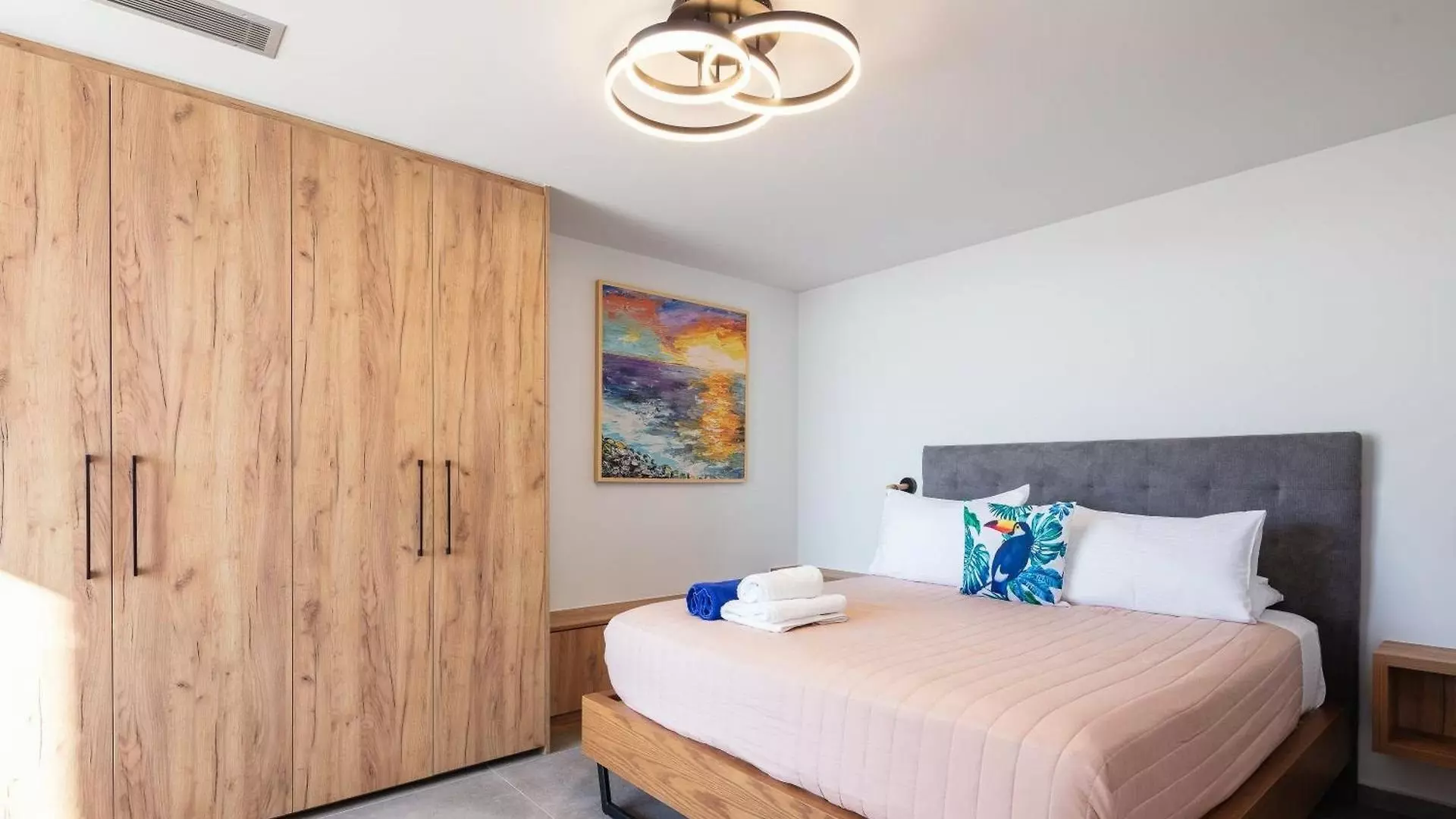 Novel — Contemporary 3-bedroom Villa With Uninterrupted Sea Views