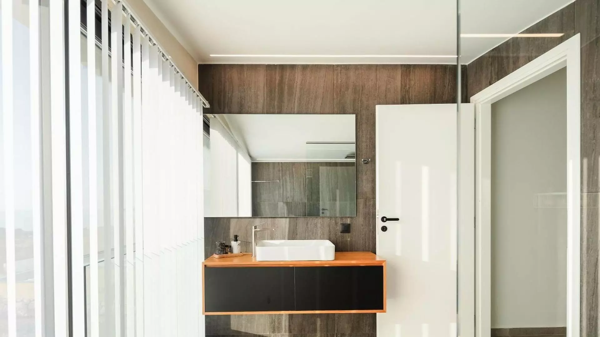 Novel — Contemporary 3-bedroom Villa With Uninterrupted Sea Views